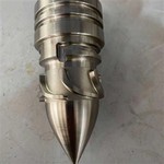 Ionad Meaisínithe CNC Páirteanna Brionnaithe